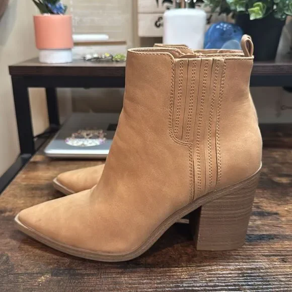 Universal Thread Tan western Bootie size 8 - Picture 2 of 12